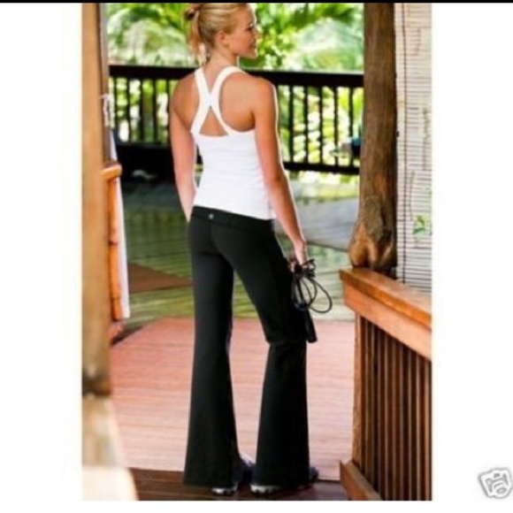 athleta kickbooty pant